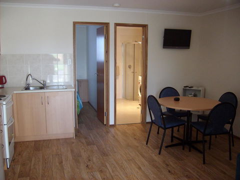 Jacko's Holiday Cabins - Accommodation Australia 3