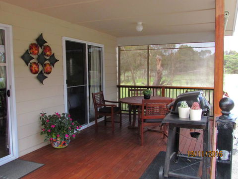 Lazy Days Cottage - Victor Harbor - Accommodation Australia 27