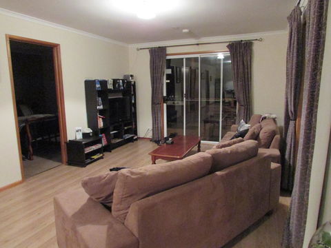 Lazy Days Cottage - Victor Harbor - Accommodation Australia 16