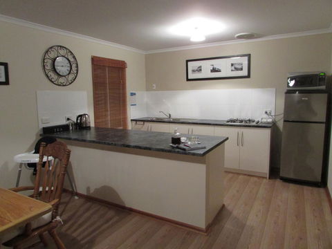 Lazy Days Cottage - Victor Harbor - Accommodation Australia 14