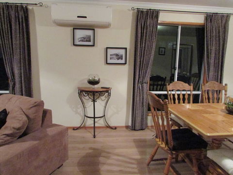 Lazy Days Cottage - Victor Harbor - Accommodation Australia 15