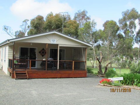 Lazy Days Cottage - Victor Harbor - Accommodation Australia 12