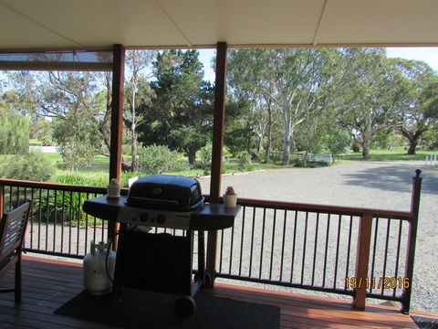 Lazy Days Cottage - Victor Harbor - Accommodation Australia 8