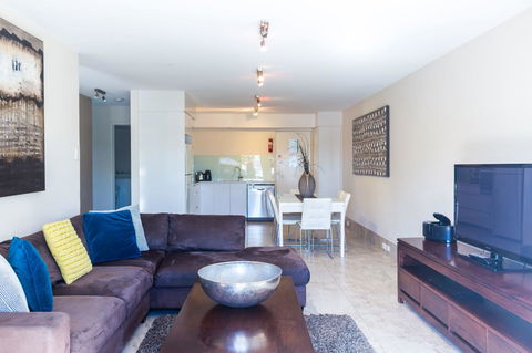 Bayview Beachfront Apartments, In Town Right On The Beach - Accommodation Australia 43
