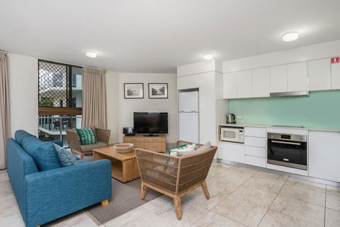 Bayview Beachfront Apartments, In Town Right On The Beach - Accommodation Australia 40