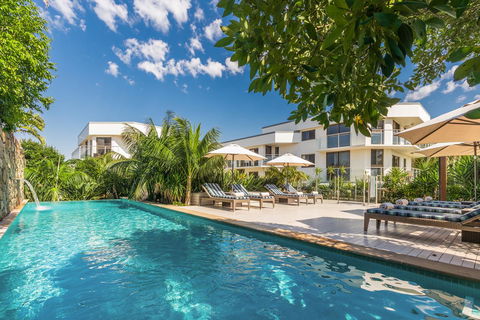 Bayview Beachfront Apartments, In Town Right On The Beach - Accommodation Australia 6