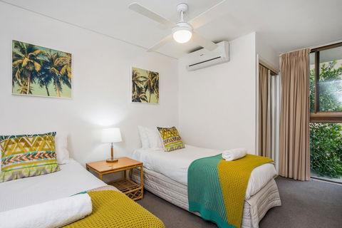 Bayview Beachfront Apartments, In Town Right On The Beach - Accommodation Australia 34
