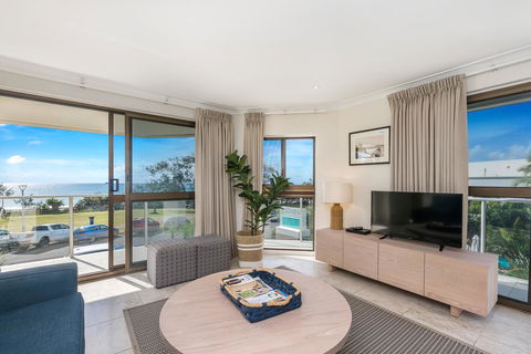 Bayview Beachfront Apartments, In Town Right On The Beach - Accommodation Australia 36