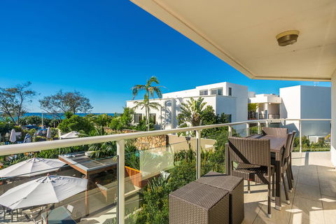 Bayview Beachfront Apartments, In Town Right On The Beach - Accommodation Australia 21