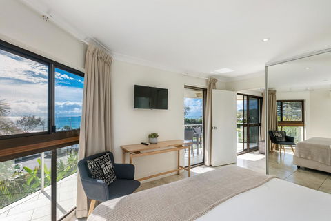 Bayview Beachfront Apartments, In Town Right On The Beach - Accommodation Australia 33