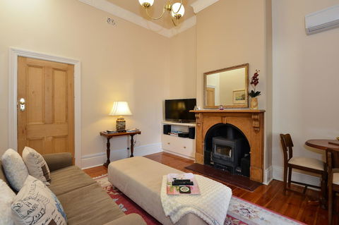 Trafalgar Premium Vintage Suites - Accommodation Australia 3