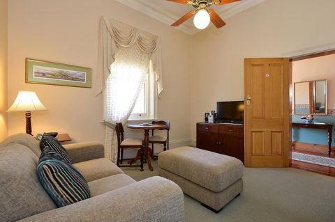 Trafalgar Premium Vintage Suites - Accommodation Australia 8