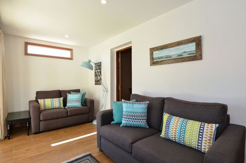 Trafalgar Premium Vintage Suites - Accommodation Australia 21