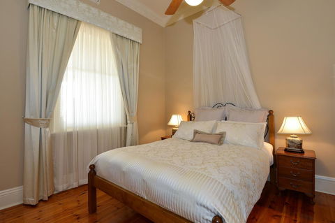 Trafalgar Premium Vintage Suites - Accommodation Australia 7