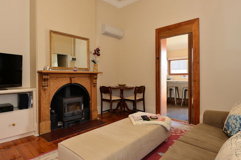 Trafalgar Premium Vintage Suites - Accommodation Australia 18