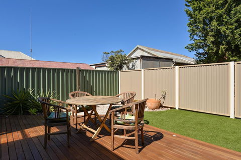 Trafalgar Premium Vintage Suites - Accommodation Australia 11