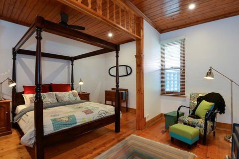 Trafalgar Premium Vintage Suites - Accommodation Australia 10