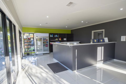 Paringa Resort - Australia Shopping 10