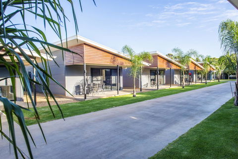 Paringa Resort - Australia Shopping 2