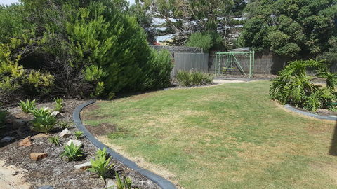 Beachside Escape On The Esplanade - Accommodation Australia 12