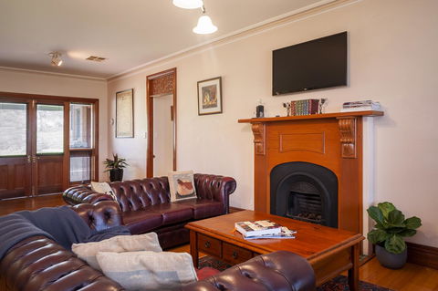 Angaston Saleyards Luxury Accommodation - Accommodation Australia 24