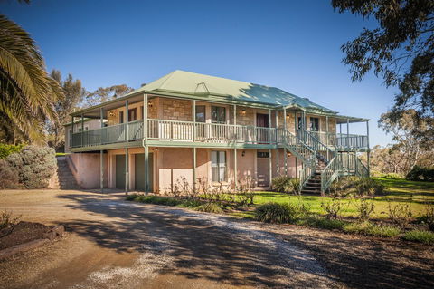 Angaston Saleyards Luxury Accommodation - Accommodation Australia 0