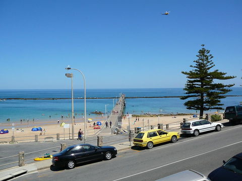 McCloud House - Accommodation Australia 11