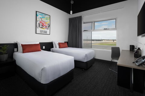 Rydges Pit Lane - Australia Shopping 32