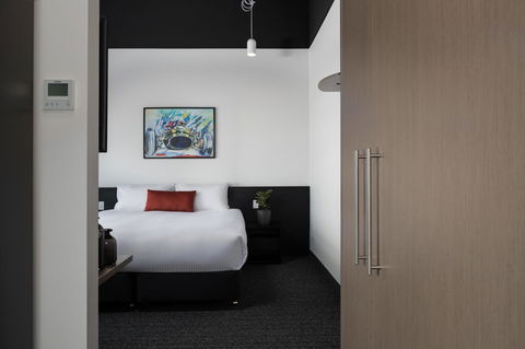 Rydges Pit Lane - Australia Shopping 24