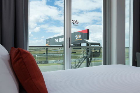 Rydges Pit Lane - Australia Shopping 22