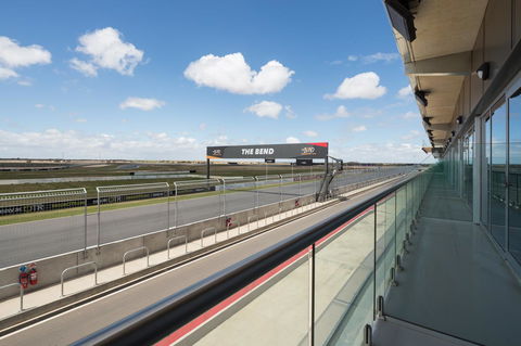 Rydges Pit Lane - Australia Shopping 1