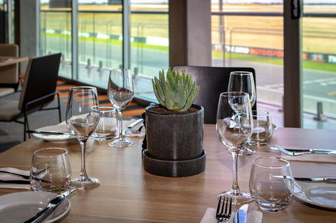 Rydges Pit Lane - Australia Shopping 37