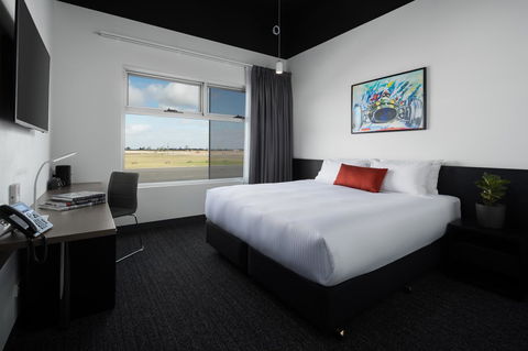 Rydges Pit Lane - Australia Shopping 35
