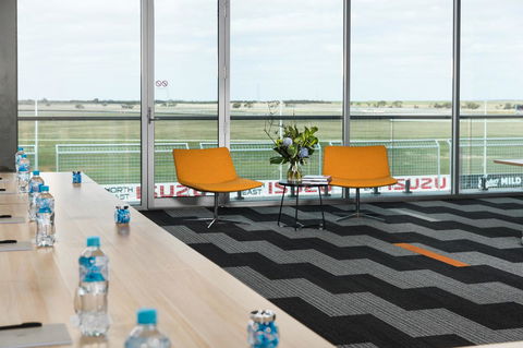 Rydges Pit Lane - Australia Shopping 4