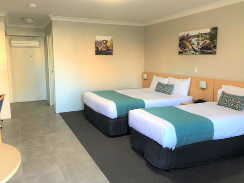 Bathurst Motor Inn - Australia Shopping 19