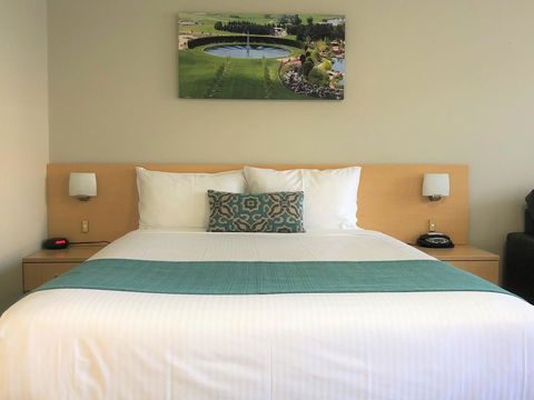 Bathurst Motor Inn - Australia Shopping 7