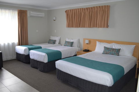 Bathurst Motor Inn - Australia Shopping 8
