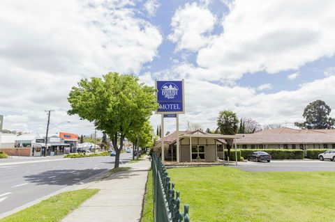 Bathurst Motor Inn - Australia Shopping 22