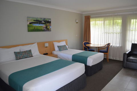 Bathurst Motor Inn - Australia Shopping 18