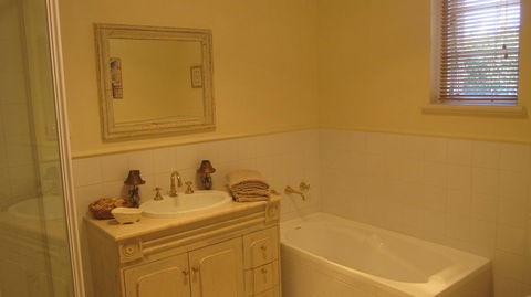 Gainsborough Cottage - Bed n Breakfasts 6
