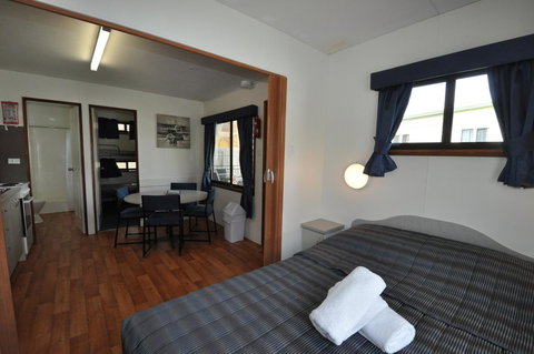 Beachside Holiday Park - Australia Shopping 11