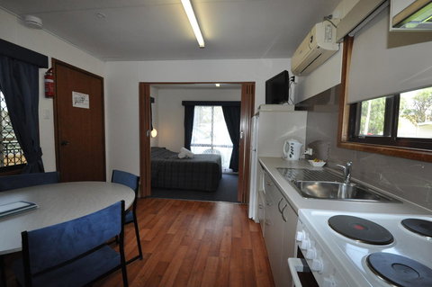 Beachside Holiday Park - Australia Shopping 13