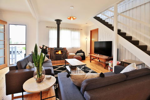 Hudson Bay @ Basin View-Pet Friendly-15 Mins To Hyams Beach - Accommodation Australia 0