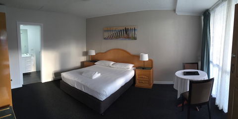 Hilton Beachfront Motel - Accommodation Australia 27