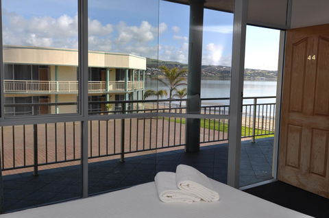 Hilton Beachfront Motel - Accommodation Australia 0