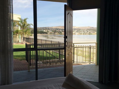 Hilton Beachfront Motel - Accommodation Australia 18
