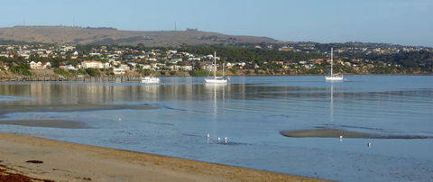 Hilton Beachfront Motel - Accommodation Australia 43