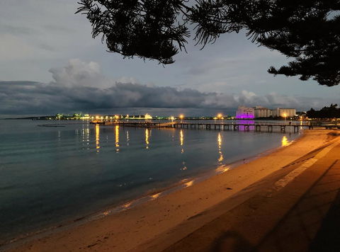 Hilton Beachfront Motel - Accommodation Australia 10