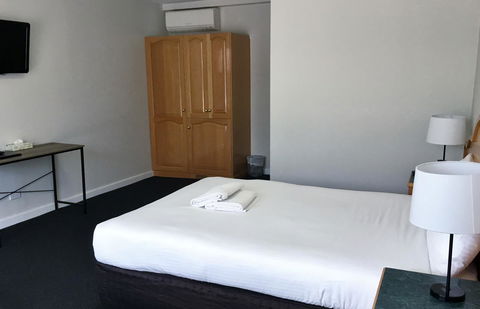 Hilton Beachfront Motel - Accommodation Australia 26