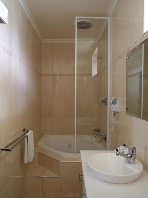 Hilton Beachfront Motel - Accommodation Australia 44